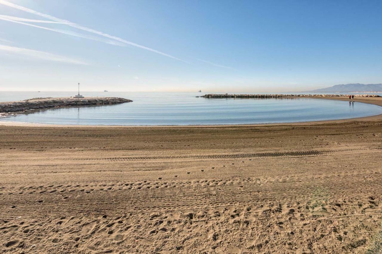 Holidays By The Sea Apartments Malaga Exterior photo